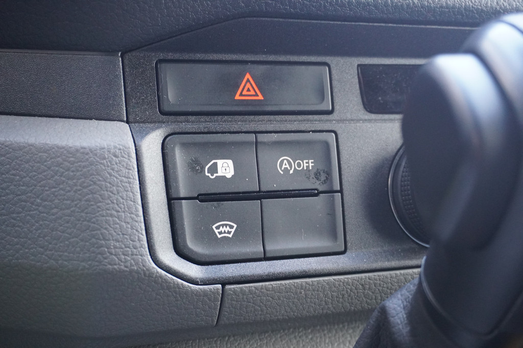 Volkswagen Crafter 2.0 TDI 140PK Automaat L3H3 EURO 6 - Airco - Navi - Cruise - Massage - â¬14.499,- Excl. 14