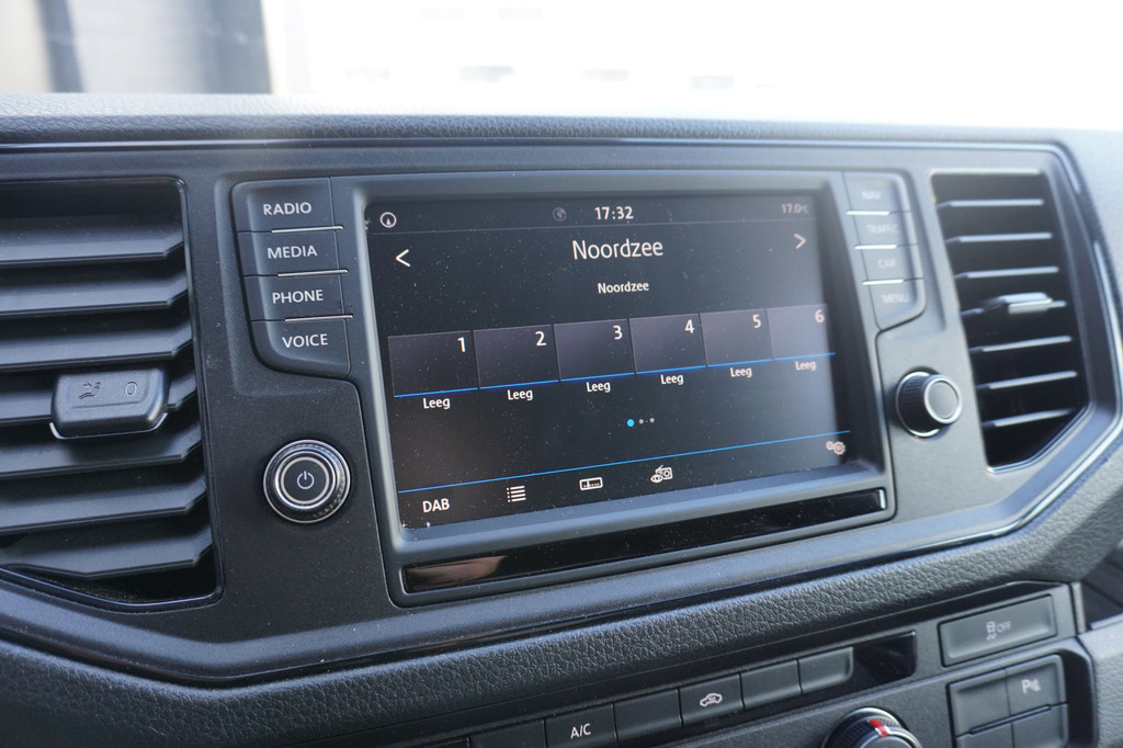 Volkswagen Crafter 2.0 TDI 140PK Automaat L4H3 EURO 6 - Airco - Navi - Cruise - PDC - 2x Schuif - â¬19.900,- Excl. 10