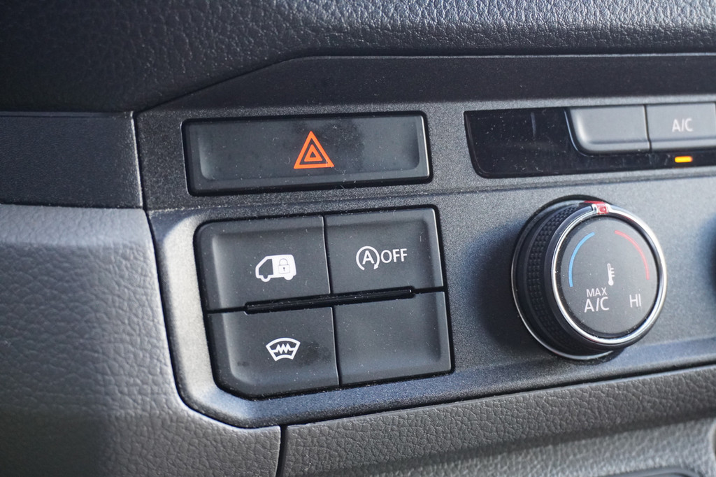 Volkswagen Crafter 2.0 TDI 140PK Automaat L4H3 EURO 6 - Airco - Navi - Cruise - PDC - 2x Schuif - â¬19.900,- Excl. 16