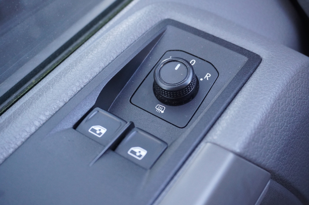 Volkswagen Crafter 2.0 TDI 140PK Automaat L4H3 EURO 6 - Airco - Navi - Cruise - PDC - 2x Schuif - â¬19.900,- Excl. 18