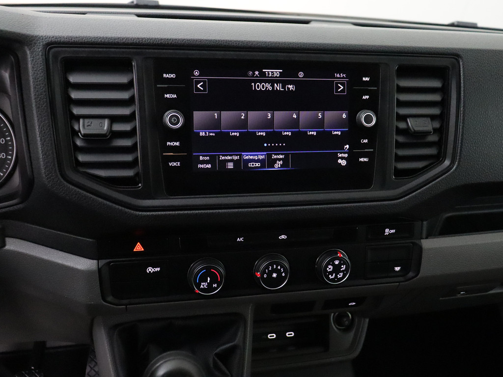 Volkswagen Crafter 2.0TDI 140PK Bakwagen+Laadklep | 4,45 Laadlengte | Navigatie | Airco | Cruise | 3-Persoons | Dakspoiler | Zijdeur 17