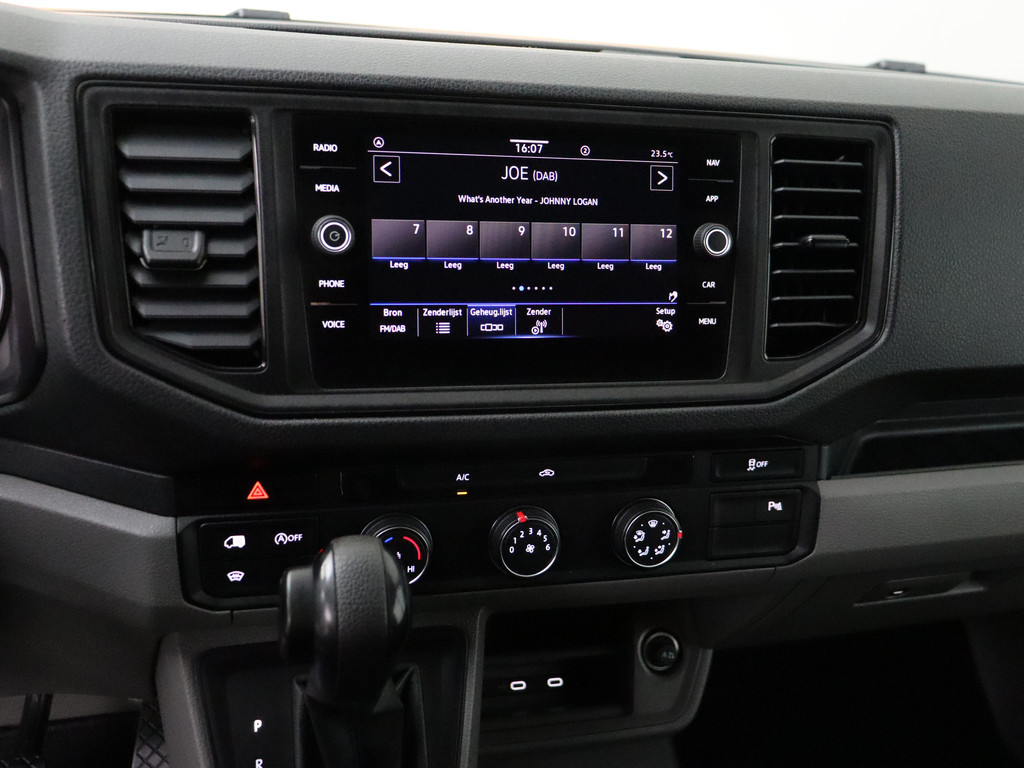 Volkswagen Crafter 2.0TDI 140PK DSG Automaat L4H3 Highline | Imperiaal | Trekhaak | Airco | 3-Persoons | Betimmering 16