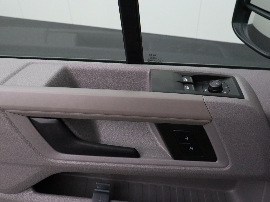 Volkswagen Crafter 2.0TDI 140PK DSG Automaat L4H3 Highline | Navigatie | Camera | 3-Persoons | Betimmering 8