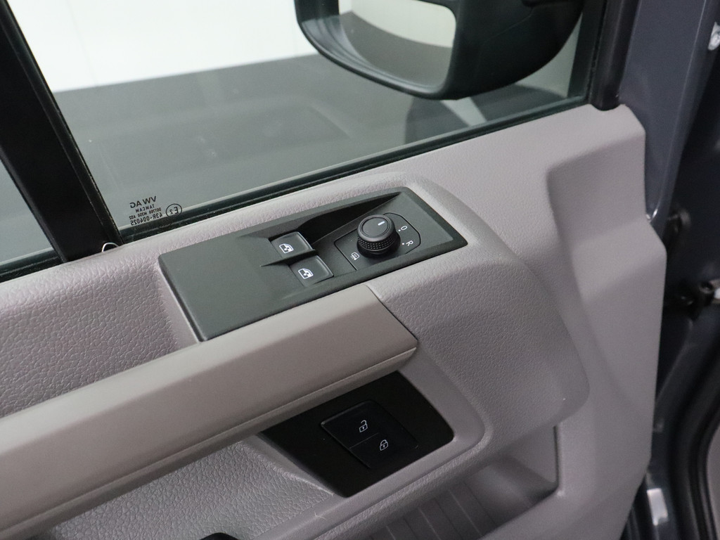Volkswagen Crafter 2.0TDI 140PK DSG Automaat L5H3 Highline | Navigatie | Betimmering | Camera | 3-Persoons 8