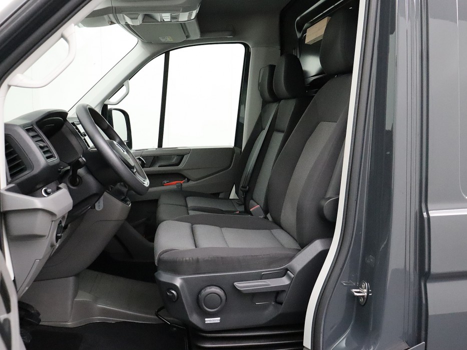 Volkswagen Crafter 2.0TDI 140PK L3H2 Highline 3-Persoons | Navigatie | Camera | Airco | Cruise | Betimmering 19