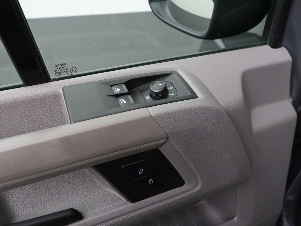 Volkswagen Crafter 2.0TDI 140PK L3H2 Highline | Navigatie | Airco | Cruise | Betimmering 8