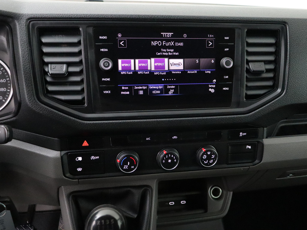 Volkswagen Crafter 2.0TDI 140PK L3H2 Highline V-Edition | Navigatie | Camera | Airco | Cruise | Betimmering 16