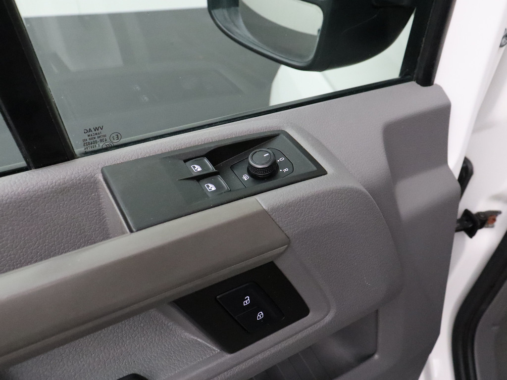 Volkswagen Crafter 2.0TDI 140PK L3H2 Imperiaal | Trekhaak | Airco | Cruise | Betimmering 8