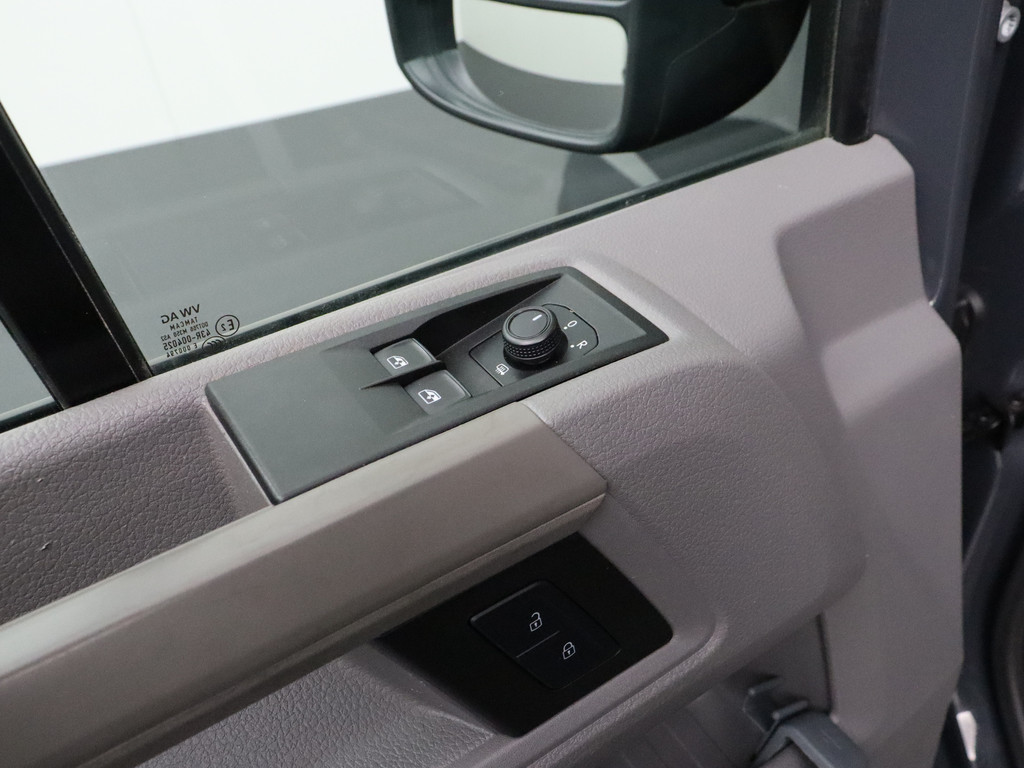 Volkswagen Crafter 2.0TDI 140PK L3H2 V-Edition | Navigatie | Airco | Cruise | Betimmering 8