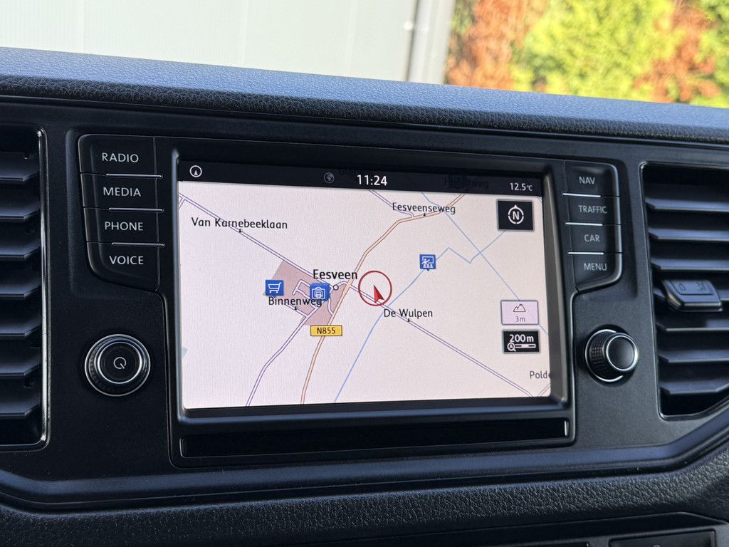 Volkswagen Crafter 2.0 TDI 140 PK / L3H3 / 1e EIG. / 3 TONS TREKHAAK / 3-ZITS / AIRCO / CRUISE / NAVI / 3000 KG AHG 14