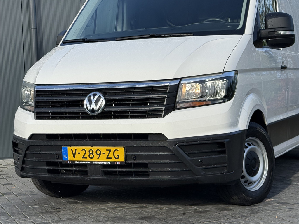 Volkswagen Crafter 2.0 TDI 140 PK / L3H3 / 1e EIG. / 3 TONS TREKHAAK / 3-ZITS / AIRCO / CRUISE / NAVI / 3000 KG AHG 19