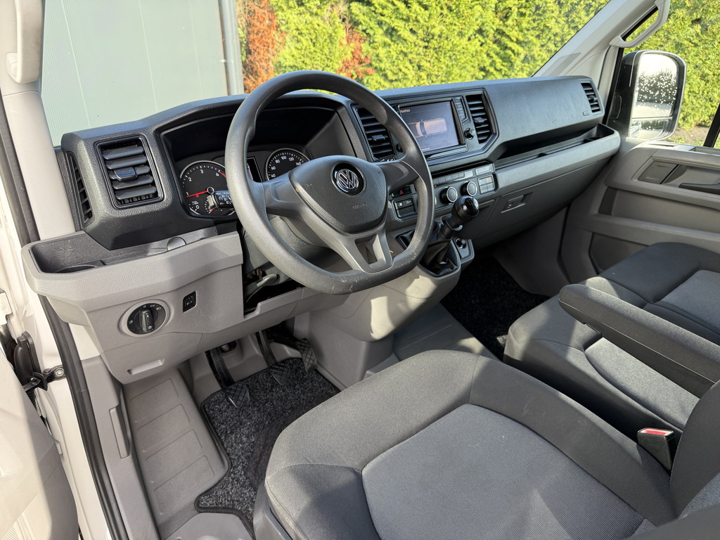 Volkswagen Crafter 2.0 TDI 140 PK / L3H3 / 1e EIG. / 3 TONS TREKHAAK / 3-ZITS / AIRCO / CRUISE / NAVI / 3000 KG AHG 7