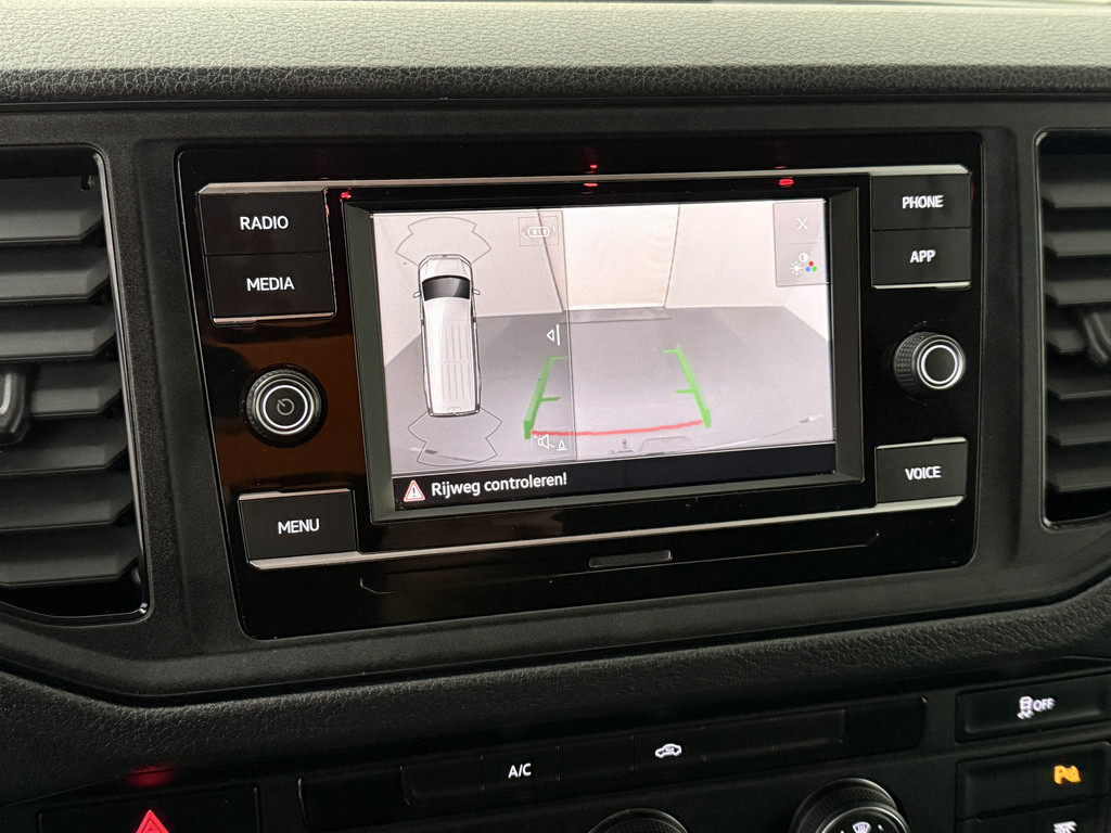 Volkswagen Crafter 2.0TDI 140PK L3H3 Highline | Camera | Leder | Airco | Cruise | 3-Persoons | Betimmering 19