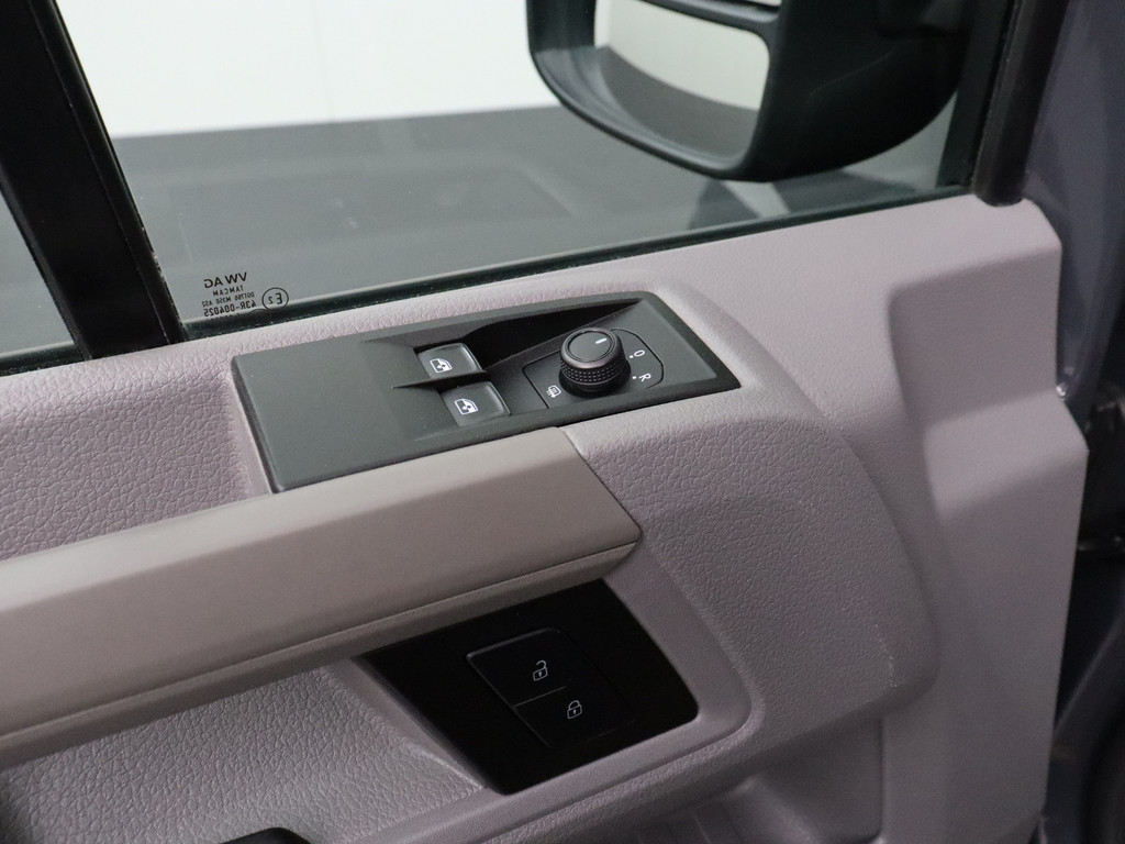 Volkswagen Crafter 2.0TDI 140PK L3H3 Highline | Navigatie | Camera | Airco | Cruise | Betimmering 8