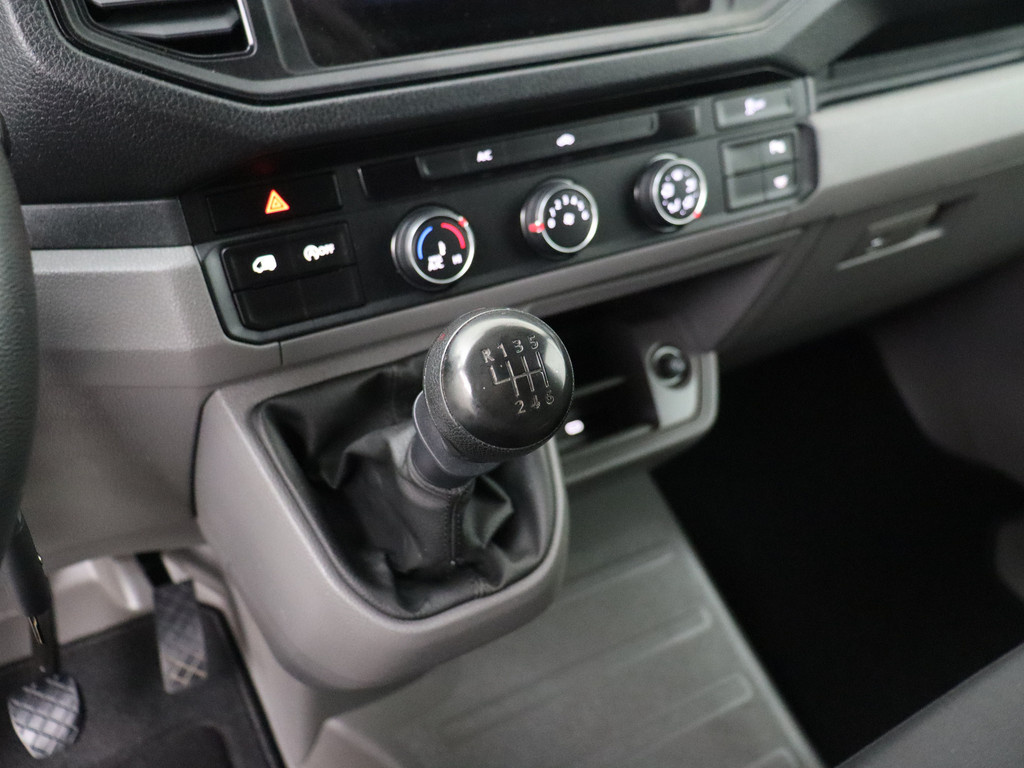 Volkswagen Crafter 2.0TDI 140PK L3H3 | Multimedia | 3-Persoons | Airco | Cruise | Betimmering 15