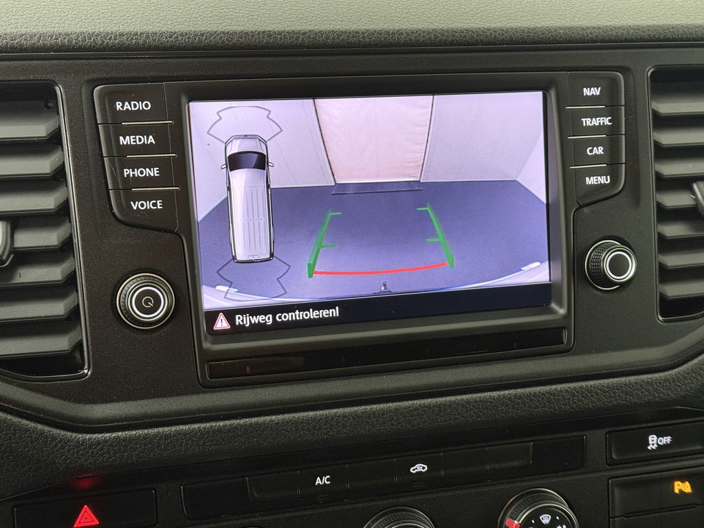 Volkswagen Crafter 2.0TDI 140PK L4H3 Dubbele Cabine | 6-Persoons | Navigatie | Camera | 3000Kg Trekhaak | Airco | Cruise 20