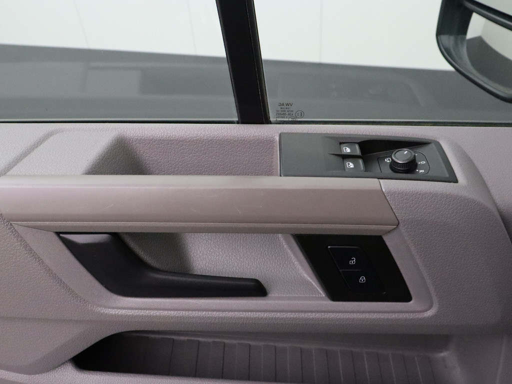 Volkswagen Crafter 2.0TDI 140PK L5H3 Laadlift | Laadklep | Airco | Camera | 3-Persoons | 9