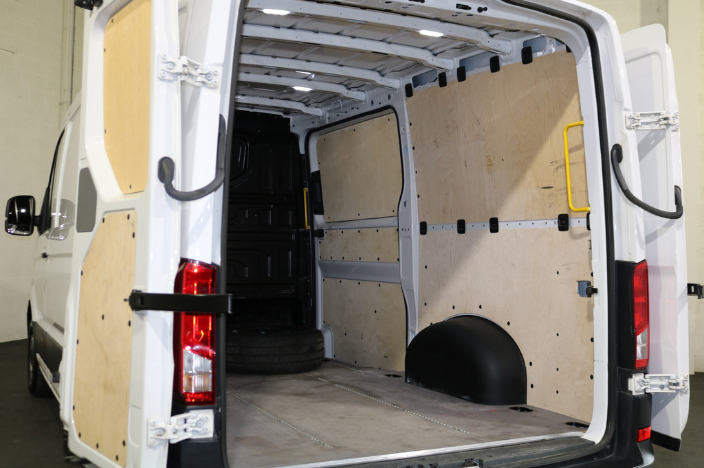 Volkswagen Crafter 2.0 TDI 140pk L3 H2 Automaat Navigatie Camera Led 16