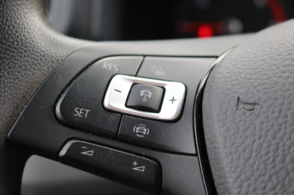 Volkswagen Crafter 2.0 TDI 140pk L3 H2 Automaat Navigatie Camera Led 21