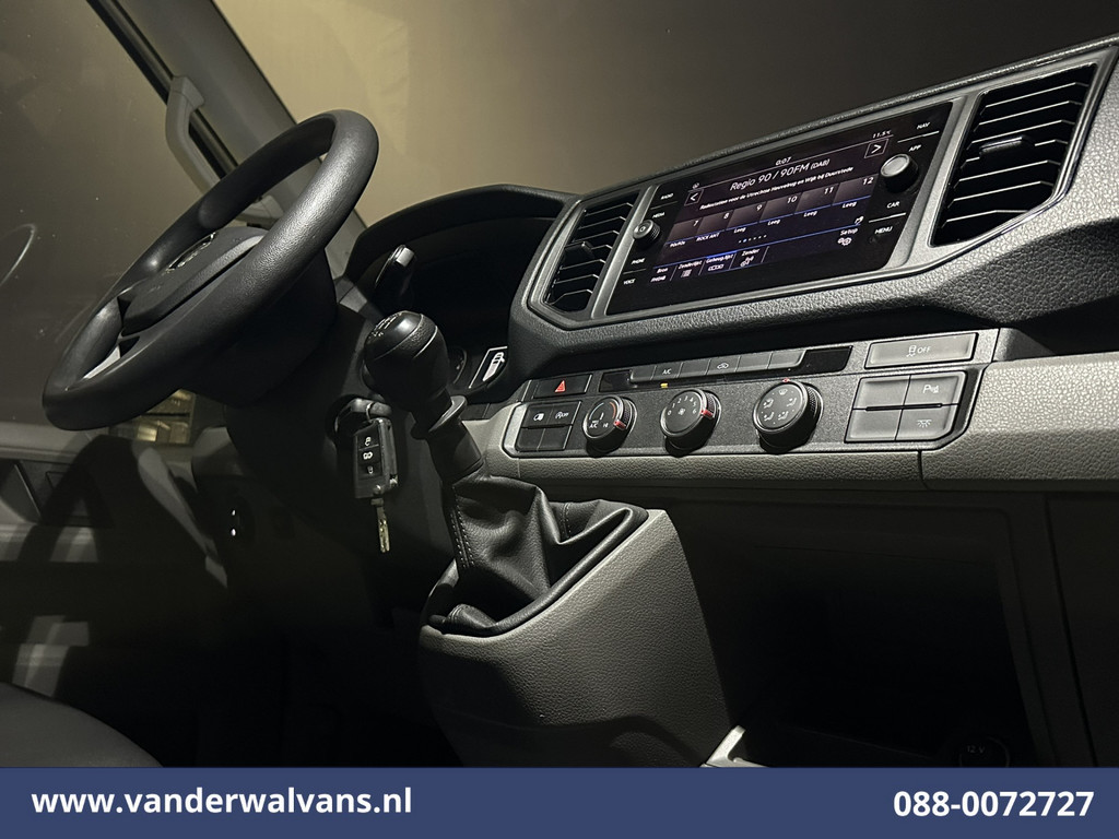 Volkswagen Crafter 2.0 TDI 140pk L3H2 (oude L2H1) Euro6 # Airco | Navigatie | Apple Carplay | Android auto parkeersensoren, 3000kg trekvermogen 12