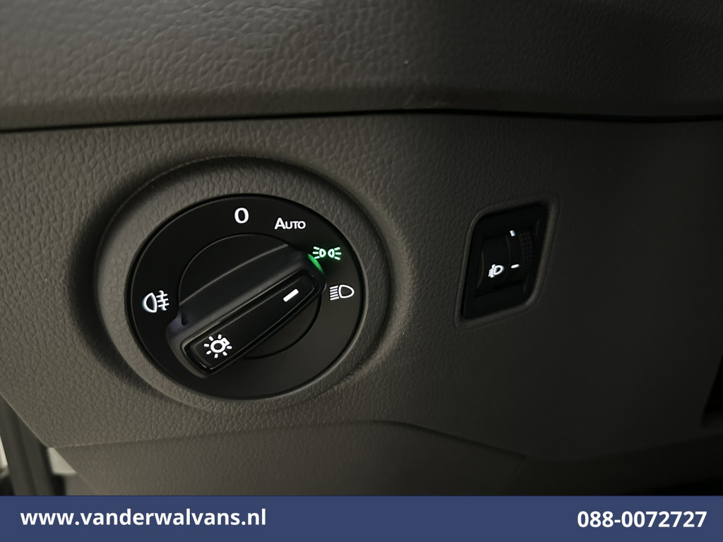 Volkswagen Crafter 2.0 TDI 140pk L3H2 (oude L2H1) Euro6 # Airco | Navigatie | Apple Carplay | Android auto parkeersensoren, 3000kg trekvermogen 15