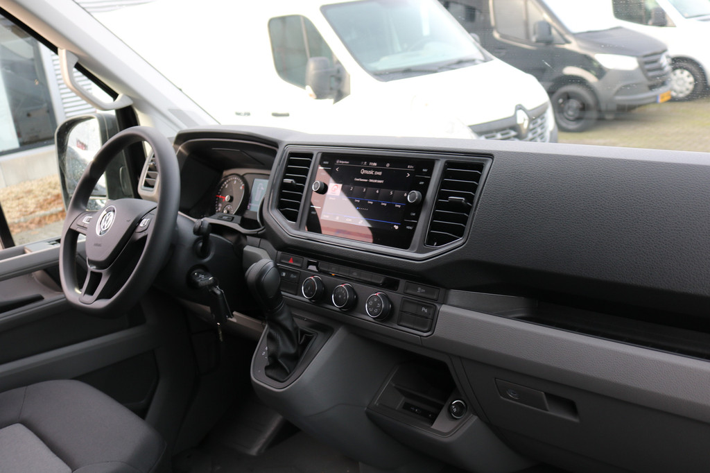 Volkswagen Crafter 2.0 TDI 140pk L3 H3 Automaat Airco Navigatie Apple Carplay Camera 12