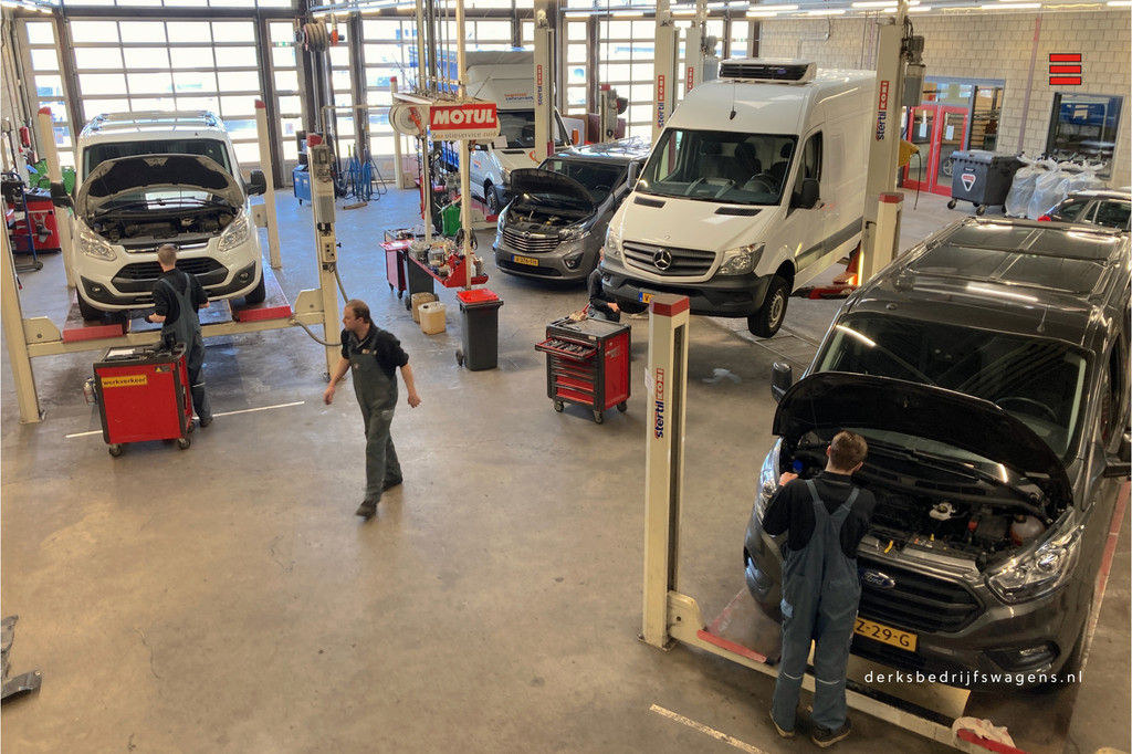 Volkswagen Crafter 2.0 TDI 140pk L3 H3 Automaat Airco Navigatie Apple Carplay Camera 12