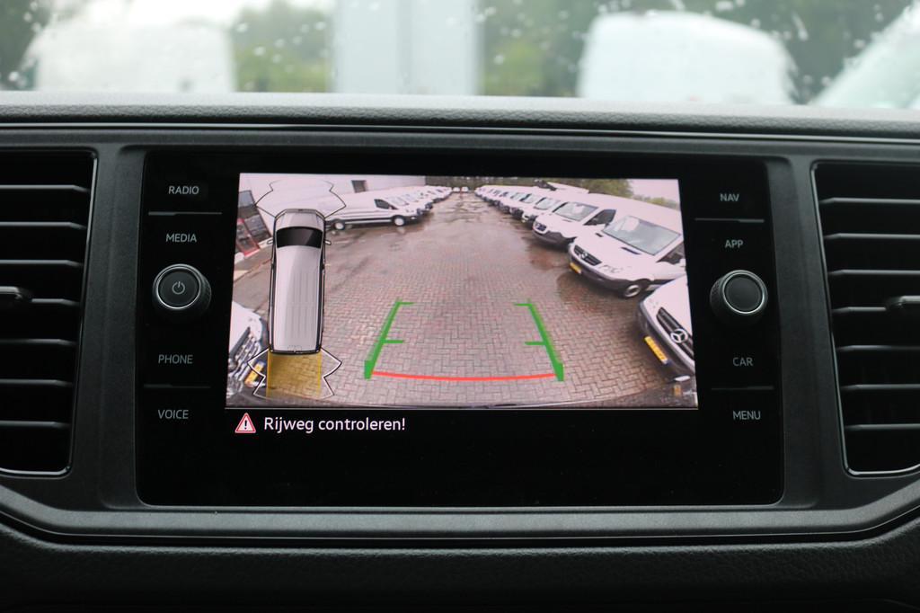 Volkswagen Crafter 2.0 TDI 140pk L3 H3 Automaat Airco Navigatie Apple Carplay Camera 16