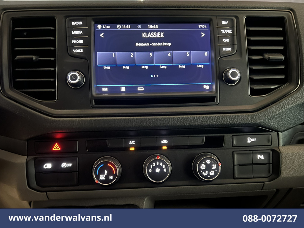 Volkswagen Crafter 2.0 TDI 140pk L3H3 L2H2 Euro6 Airco | 3000kg Trekhaak | Navigatie | Apple Carplay Android Auto, Cruisecontrol, Parkeersensoren, Bijrijdersbank 13