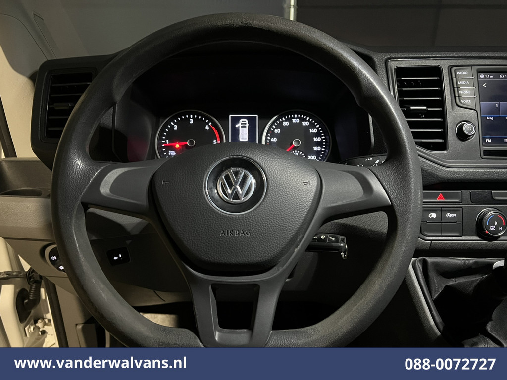 Volkswagen Crafter 2.0 TDI 140pk L3H3 L2H2 Euro6 Airco | 3000kg Trekhaak | Navigatie | Apple Carplay Android Auto, Cruisecontrol, Parkeersensoren, Bijrijdersbank 16