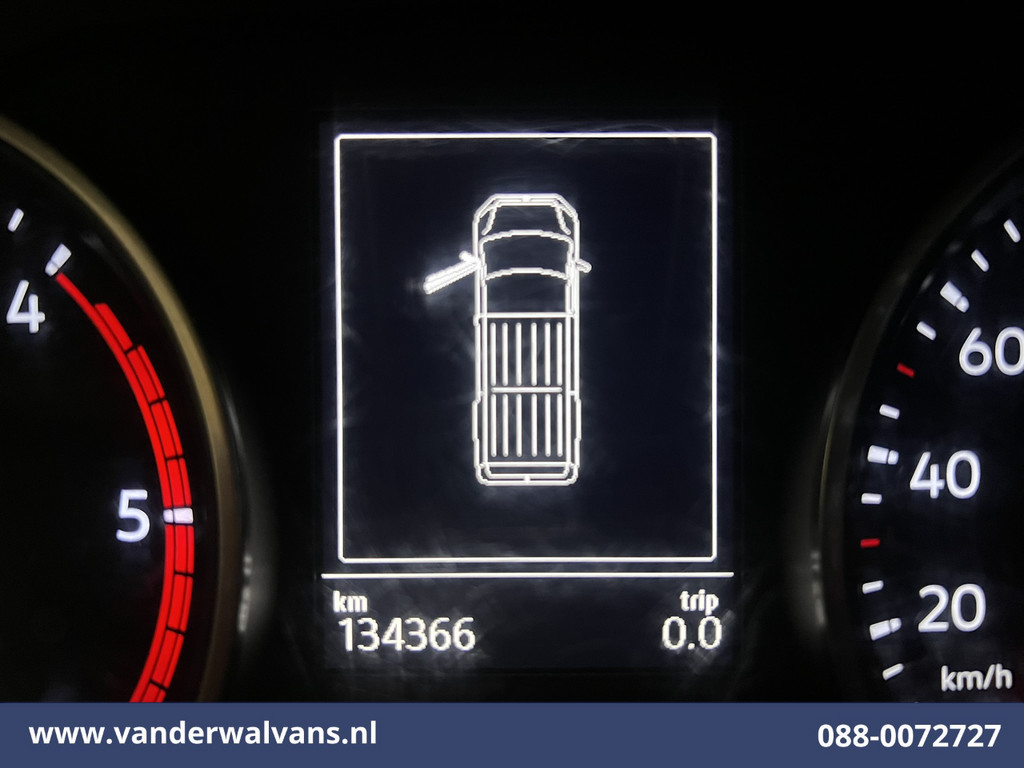 Volkswagen Crafter 2.0 TDI 140pk L3H3 L2H2 Euro6 Airco | 3000kg Trekhaak | Navigatie | Apple Carplay Android Auto, Cruisecontrol, Parkeersensoren, Bijrijdersbank 19