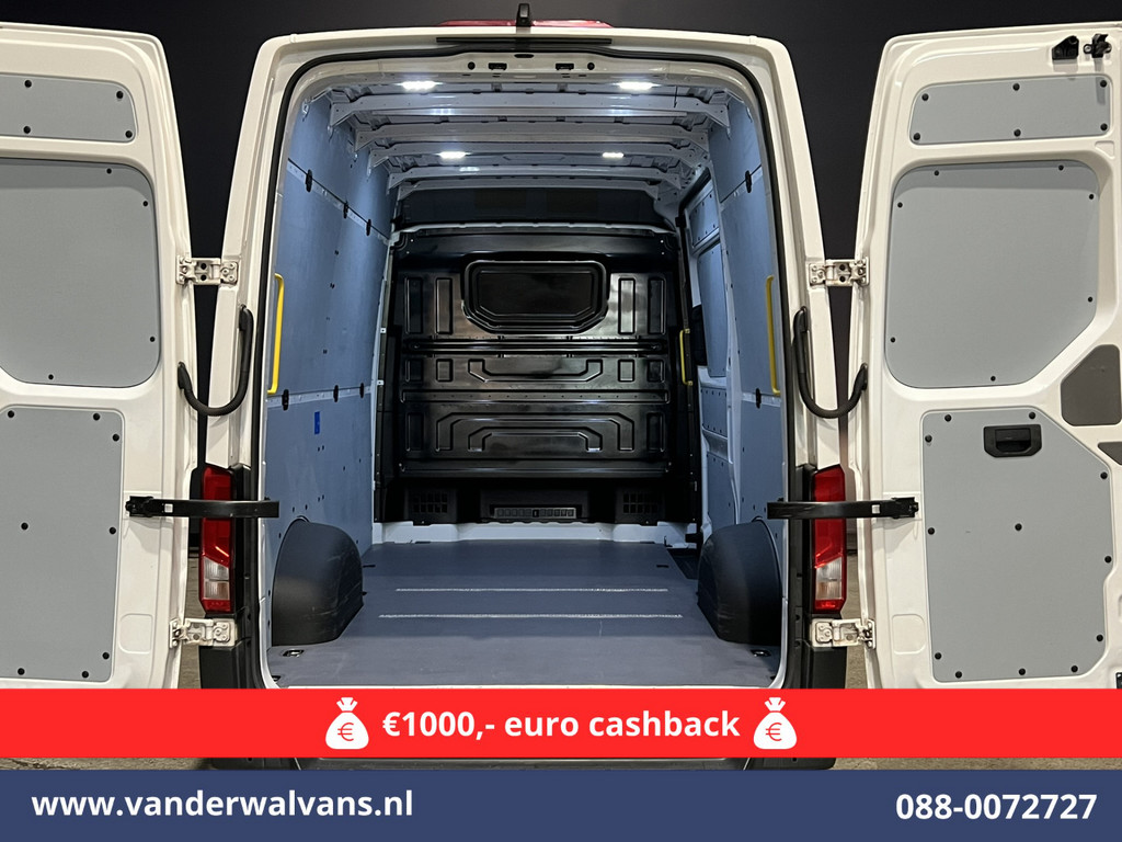 Volkswagen Crafter 2.0 TDI 140 pk L3H3 L2H2 Euro6 Airco | Camera | Navigatie | Apple Carplay | Massagestoel Android Auto, Parkeersensoren, 3000kg trekvermogen 13