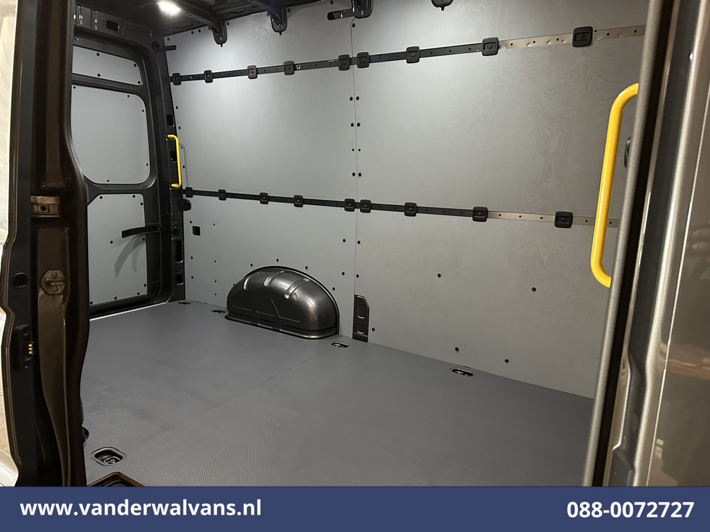 Volkswagen Crafter 2.0 TDI 140pk L3H3 L2H2 Euro6 Airco | Cruisecontrol | 3000kg Trekhaak | Camera Bijrijdersbank 8