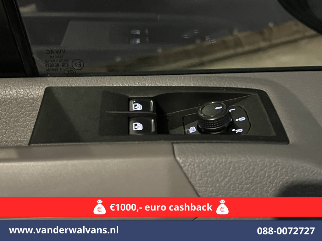 Volkswagen Crafter 2.0 TDI 140 pk L4H3 L3H2 Euro6 ** Airco | 3000kg trekhaak | Cruisecontrol | Parkeersensoren Bijrijdersbank 16