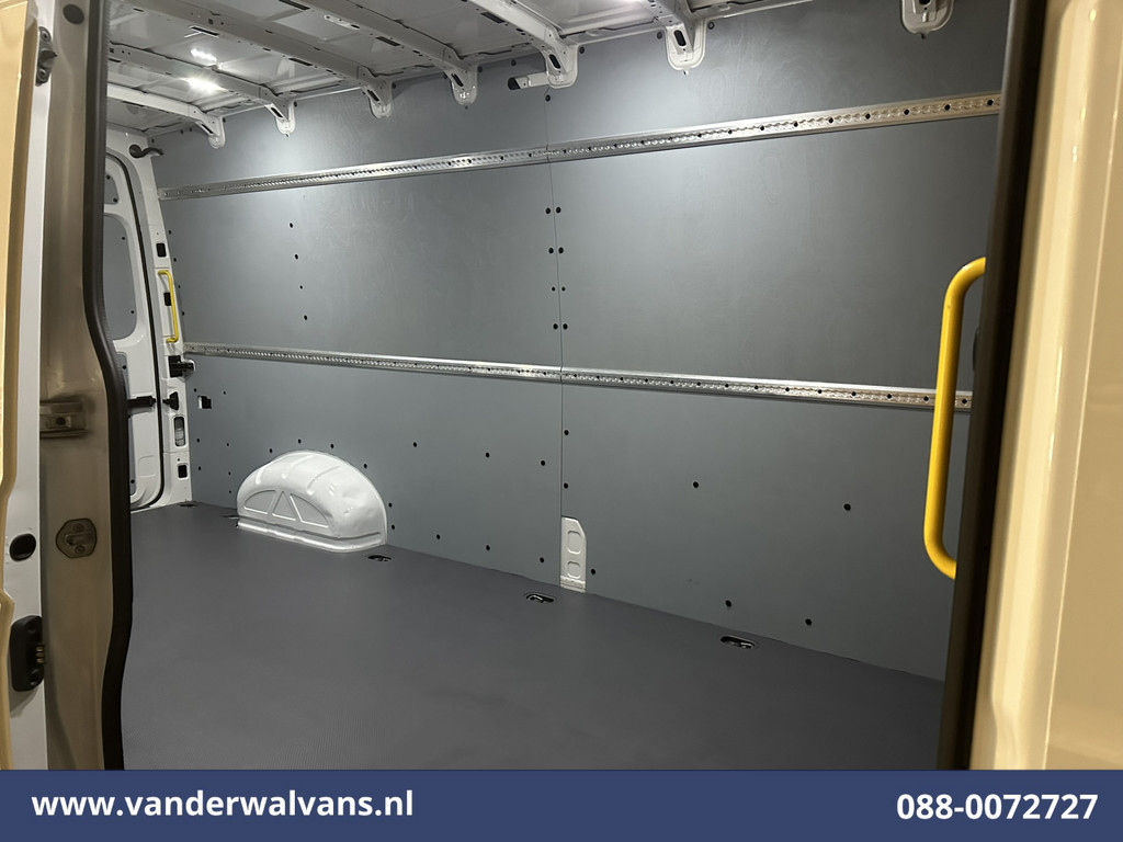 Volkswagen Crafter 2.0 TDI 140 pk L4H3 L3H2 Euro6 Airco | Camera | Apple Carplay | Cruisecontrol Android Auto, Parkeersensoren, Bijrijdersbank 7