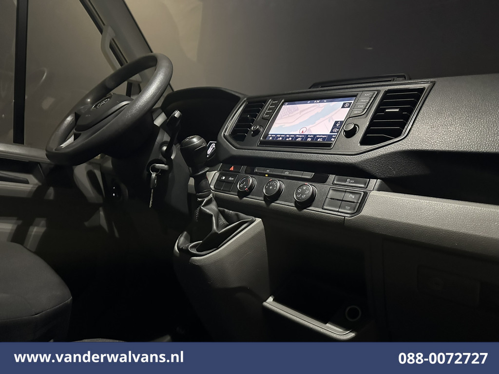 Volkswagen Crafter 2.0 TDI 141pk L3H2 L2H1 Euro6 Airco | Camera | Navigatie | 3000kg trekhaak Apple Carplay, Android Auto, Parkeersensoren, Bijrijdersbank 13