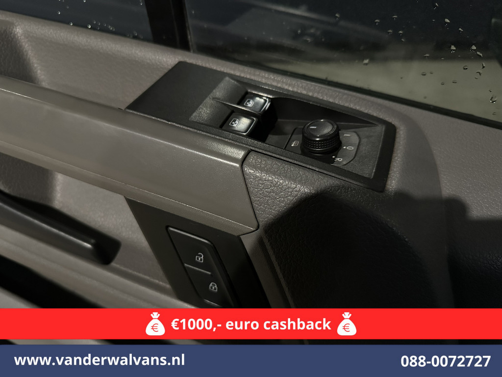 Volkswagen Crafter 2.0 TDI 141pk L3H2 L2H1 Euro6 *Rijklaar Direct Rijden* Airco | Navigatie | Camera | Apple Carplay Android Auto, Parkeersensoren, Bijrijdersbank 17