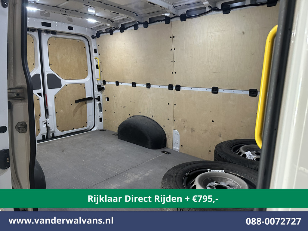 Volkswagen Crafter 2.0 TDI 141pk L3H2 (Oude L2H1) Euro6 *Rijklaar Direct Rijden* Airco | Camera | Apple Carplay | 3000kg Trekhaak | Cruisecontrol Android Auto, Parkeersensoren, Bijrijdersbank 12