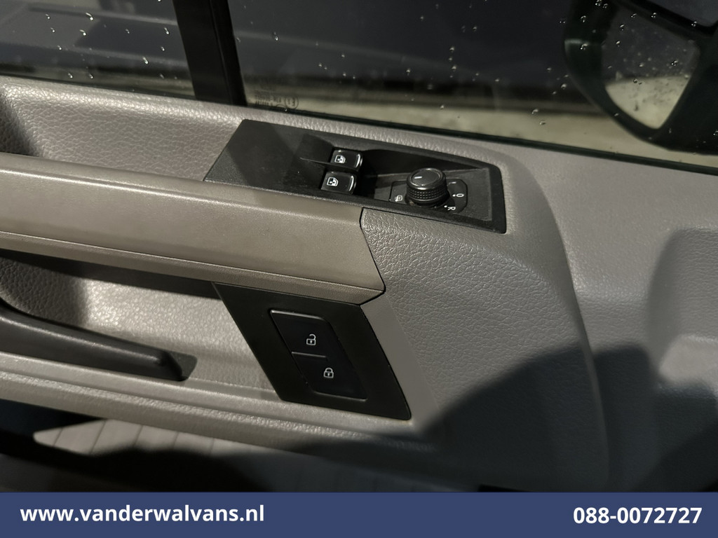 Volkswagen Crafter 2.0 TDI 141pk L3H3 L2H2 Euro6 Airco | Apple Carplay | Android Auto | Camera | Stoelverwarming Parkeersensoren 15