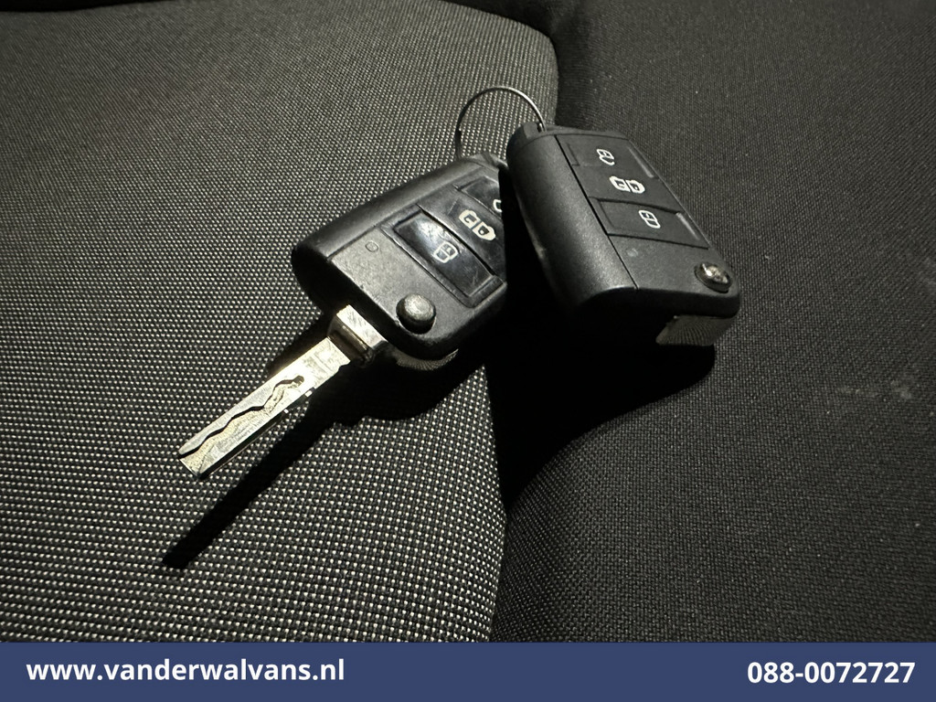 Volkswagen Crafter 2.0 TDI 141pk L3H3 L2H2 Euro6 Airco | Apple Carplay | Android Auto | Camera | Stoelverwarming Parkeersensoren 16