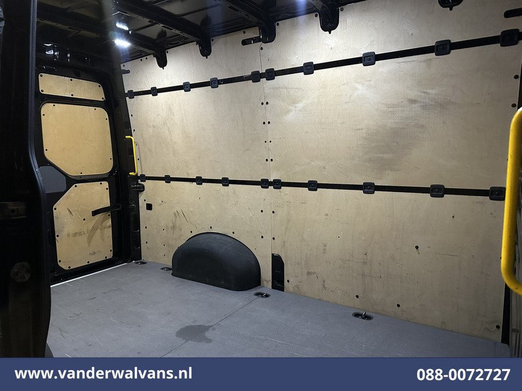 Volkswagen Crafter 2.0 TDI 141pk L3H3 L2H2 Euro6 Airco | Camera | Apple Carplay | Andoid Auto 270 Graden Achterdeuren, Bijrijdersbank, 3000kg trekvermogen 11