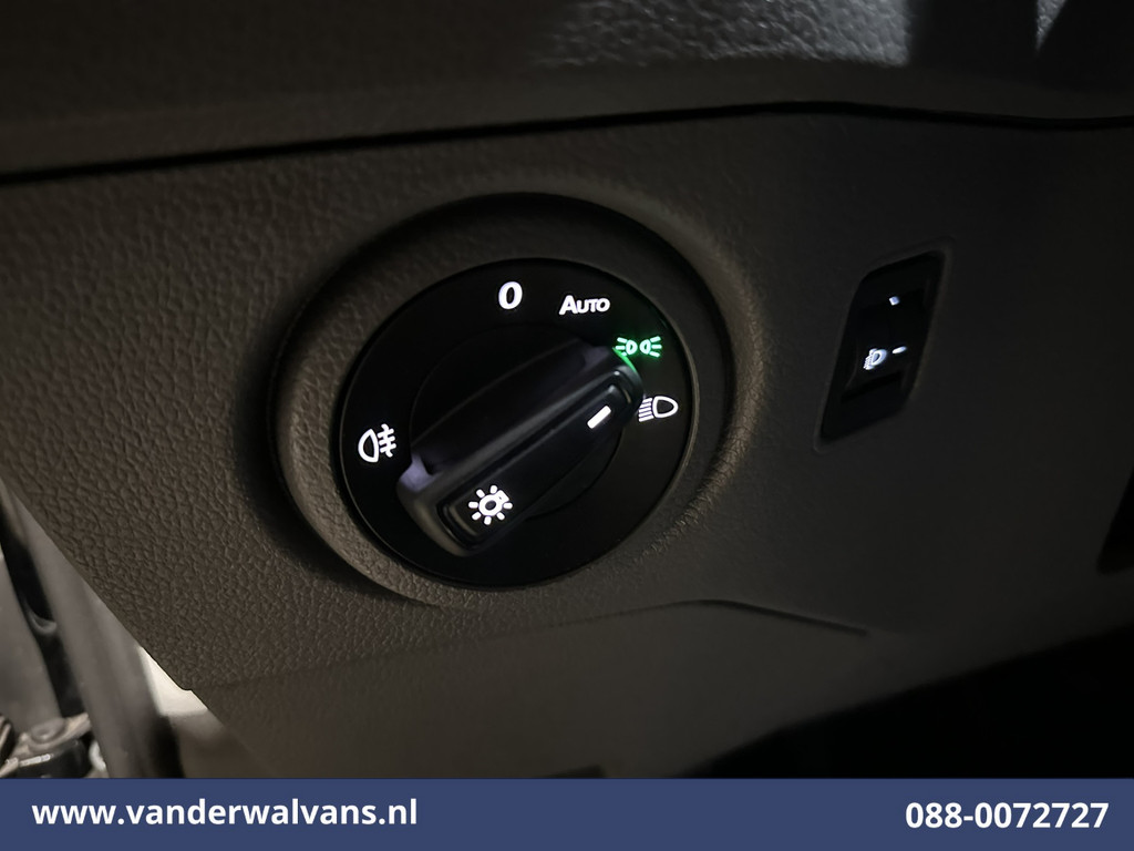 Volkswagen Crafter 2.0 TDI 141pk L3H3 L2H2 Euro6 Airco | Camera | Apple Carplay | Andoid Auto 270 Graden Achterdeuren, Bijrijdersbank, 3000kg trekvermogen 16