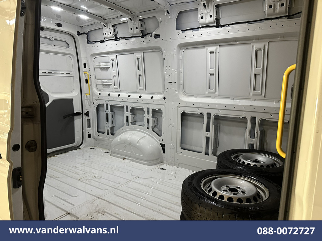 Volkswagen Crafter 2.0 TDI 141pk L3H3 L2H2 Euro6 Airco | Camera | Apple Carplay | Android Auto | Cruisecontrol Massagestoel, Chauffeursstoel 14