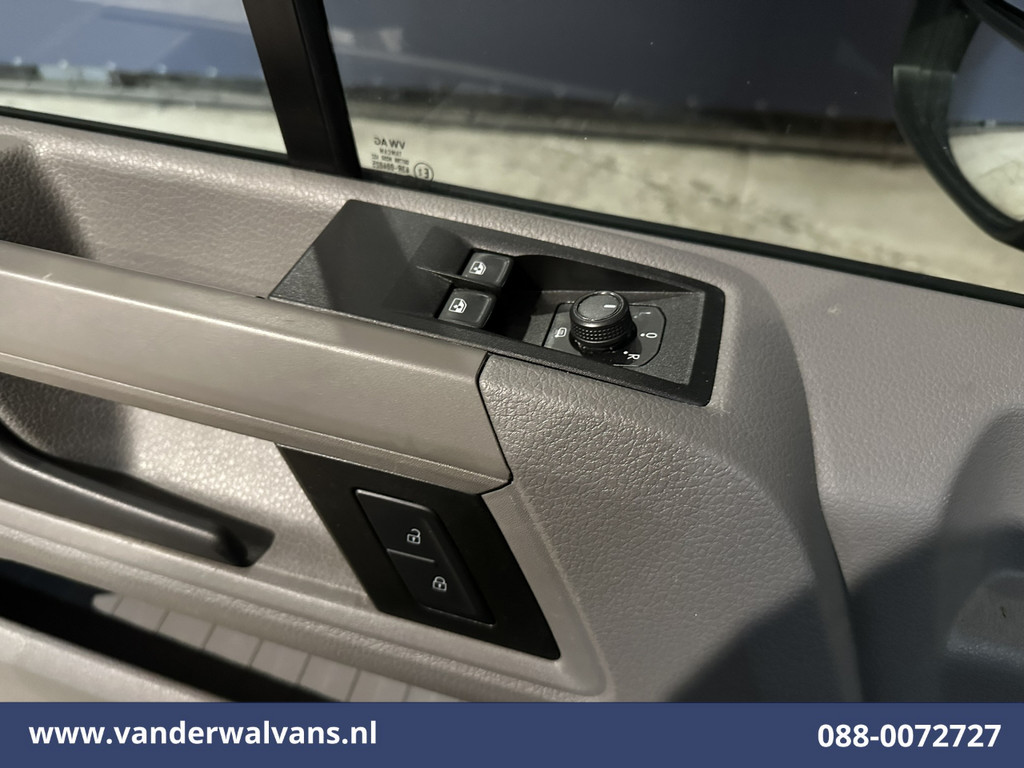 Volkswagen Crafter 2.0 TDI 141pk L3H3 L2H2 Euro6 Airco | Camera | Apple Carplay | Android Auto | Cruisecontrol | Massagestoel Chauffeursstoel 18
