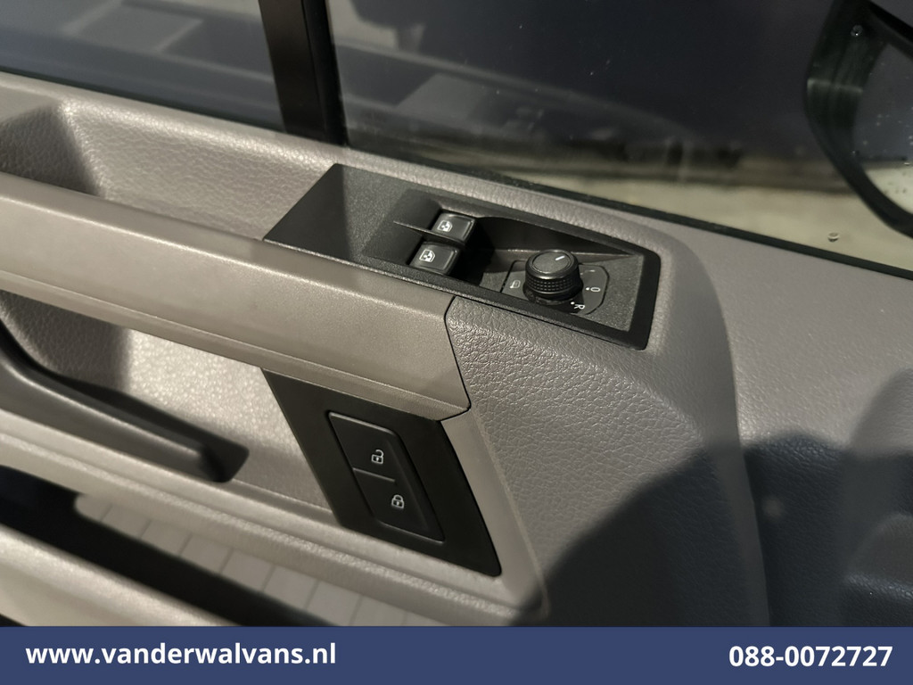 Volkswagen Crafter 2.0 TDI 141pk L3H3 L2H2 Euro6 Airco | Camera | Apple Carplay | Android Auto | Cruisecontrol | Massagestoel Chauffeursstoel 18