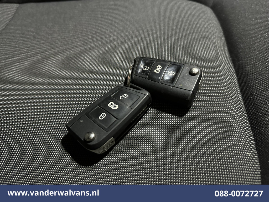 Volkswagen Crafter 2.0 TDI 141pk L3H3 L2H2 Euro6 Airco | Camera | Apple Carplay | Android Auto | Cruisecontrol | Massagestoel Chauffeursstoel 19