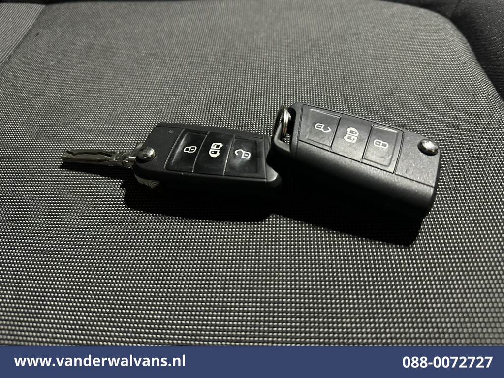 Volkswagen Crafter 2.0 TDI 141pk L3H3 L2H2 Euro6 Airco | Camera | Apple Carplay | Android Auto | Cruisecontrol | Massagestoel Chauffeursstoel 19