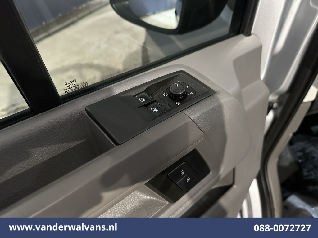Volkswagen Crafter 2.0 TDI 141pk L3H3 L2H2 Euro6 Airco | Camera | Navigatie | Android Auto | Stoelverwarming Parkeersensoren, Bijrijdersbank, 3000kg trekvermogen, zilver 16