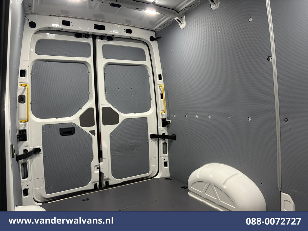 Volkswagen Crafter 2.0 TDI 141pk L3H3 L2H2 Euro6 Airco | Navigatie | Apple Carplay | Chauffeursstoel Android Auto, Standkachel, Parkeersensoren, 3000kg trekvermogen 13