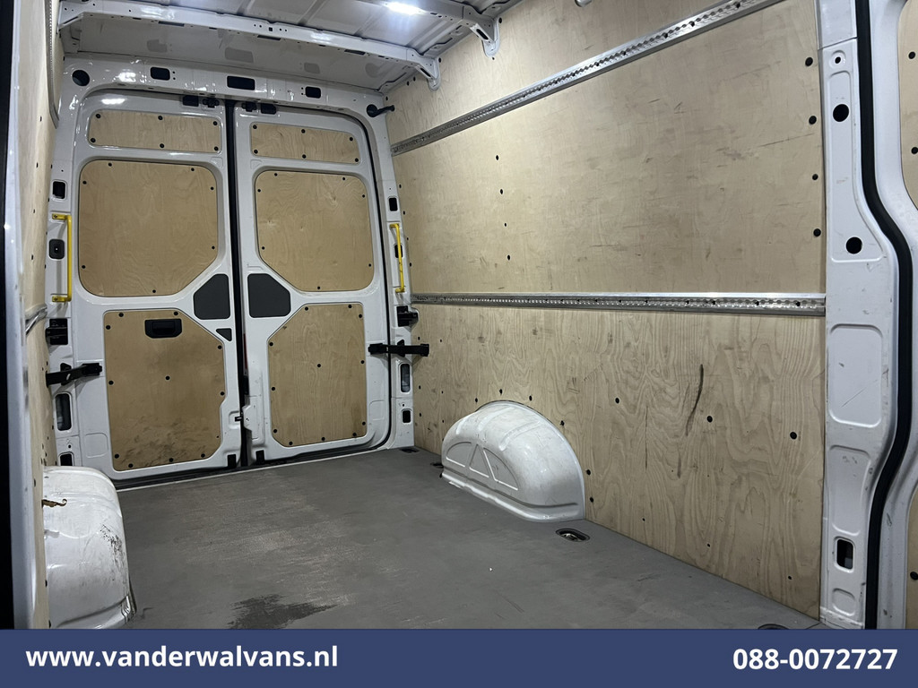 Volkswagen Crafter 2.0 TDI 141pk L4H3 L3H2 Euro6 Airco | 2x zijdeur | Camera | Apple Carplay Android Auto, 270 Graden achterdeuren, Parkeersensoren, Bijrijdersbank, 3000kg Trekvermogen 12